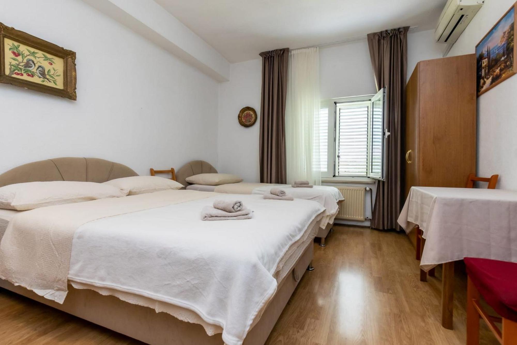 Apartments Dino Kaštela Εξωτερικό φωτογραφία