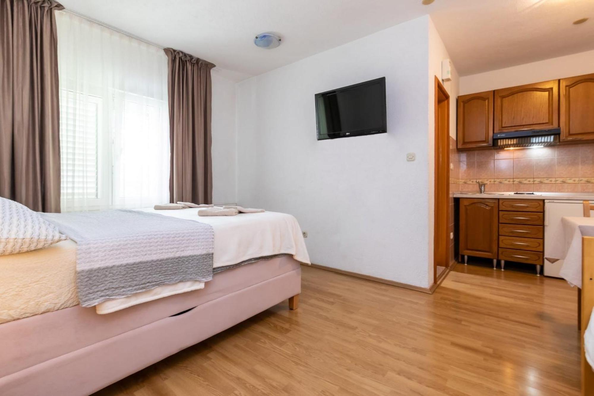 Apartments Dino Kaštela Εξωτερικό φωτογραφία