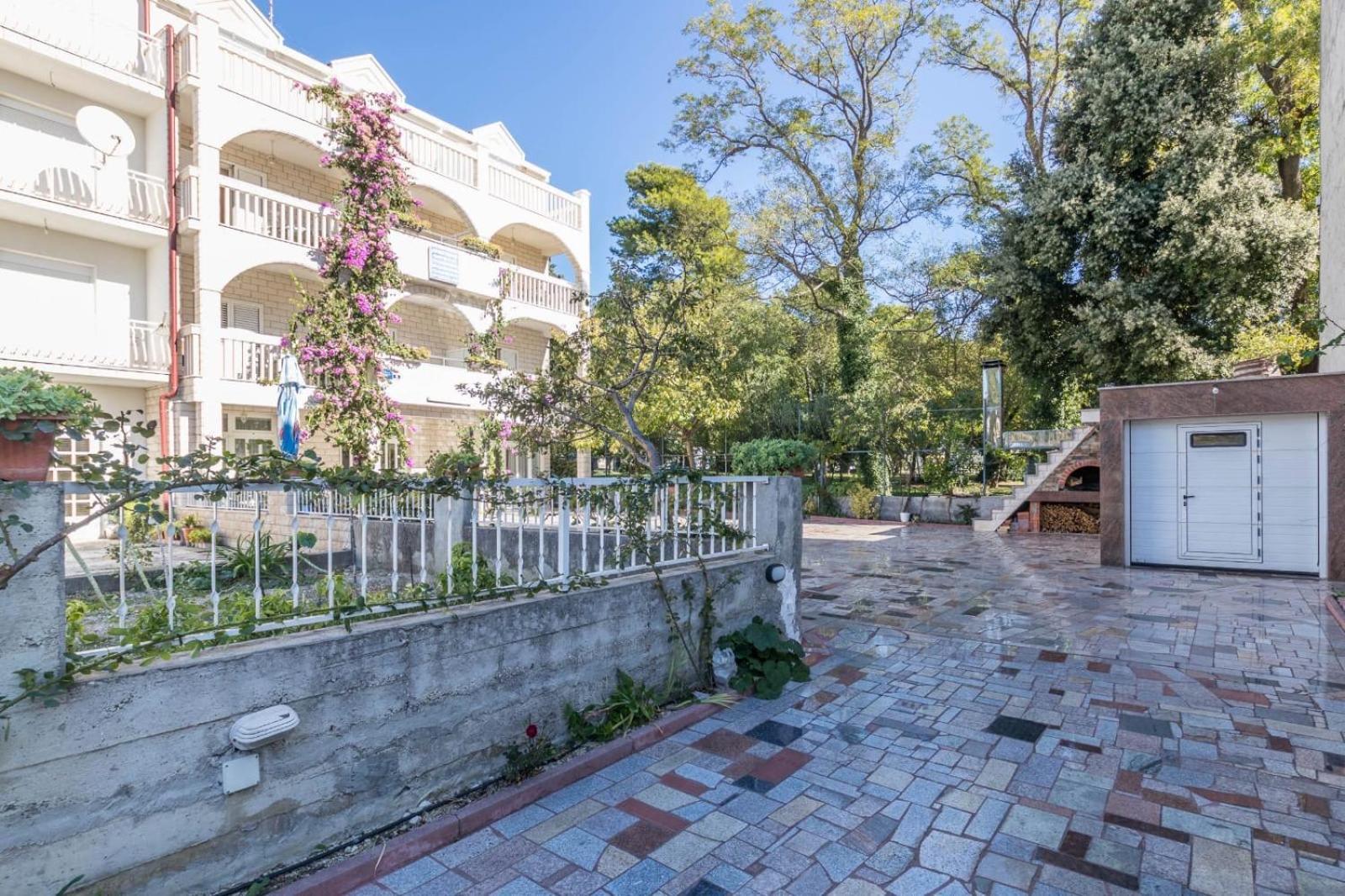 Apartments Dino Kaštela Εξωτερικό φωτογραφία